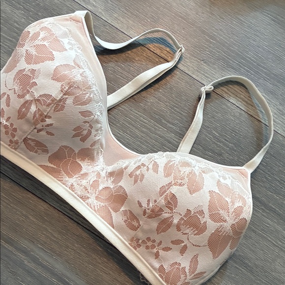 Victorias Secret Floral Lace Women's Bralette - Cream - Picture 1 of 4